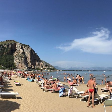 Вілла Beach Holiday Террачина Екстер'єр фото